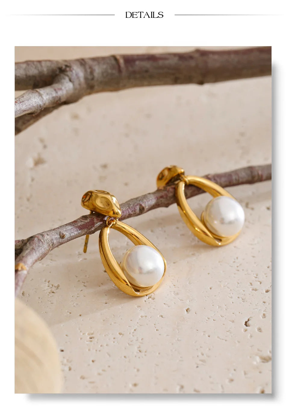 Pearl geometric earrings in gold-plated stainless steel with pearl.