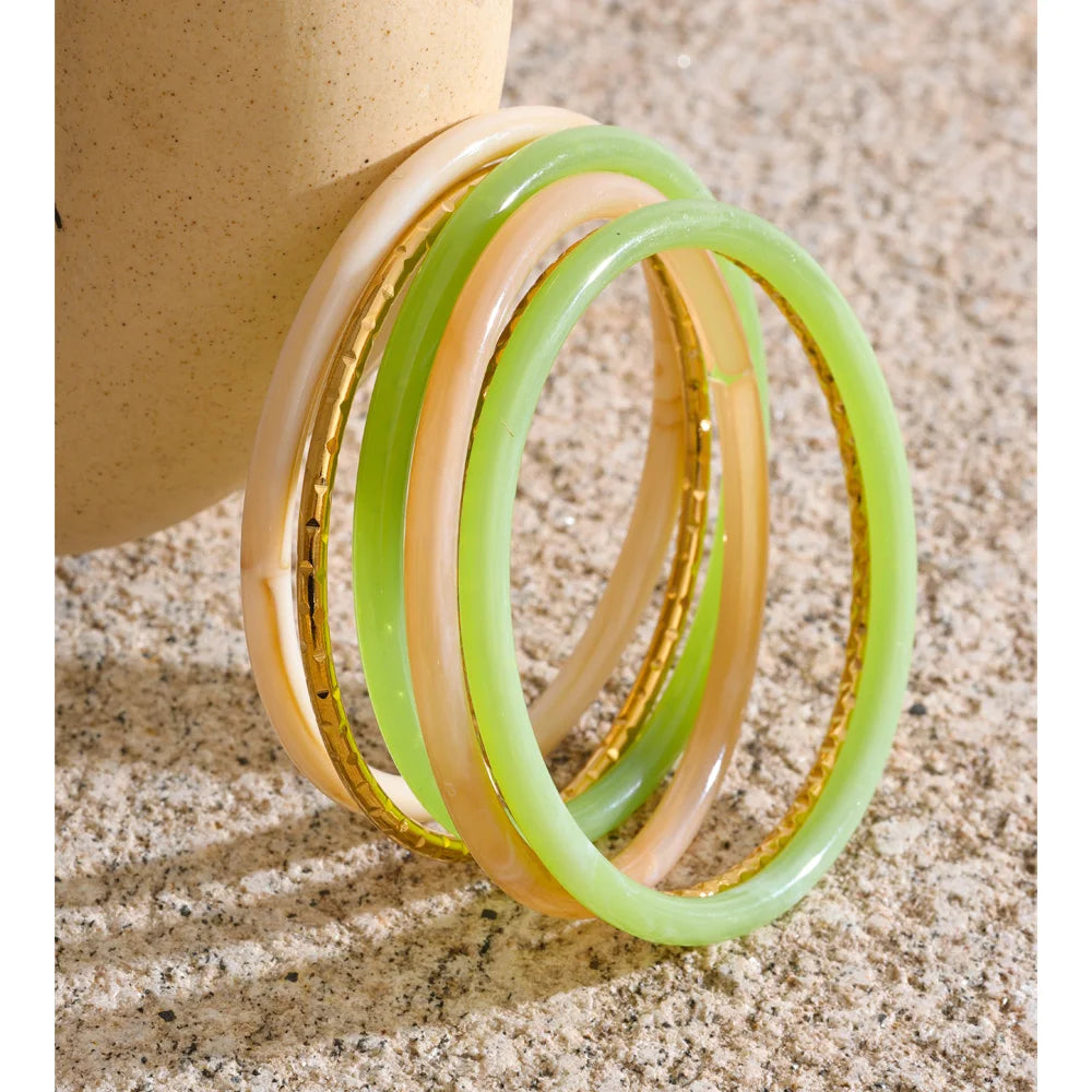 Resin multi-color geometric bracelet in gold-plated stainless steel with resin.