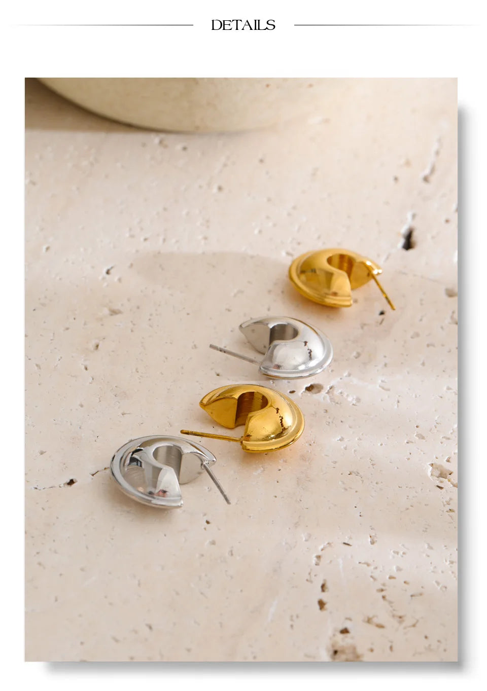 Geometric earrings in gold-plated stainless steel.