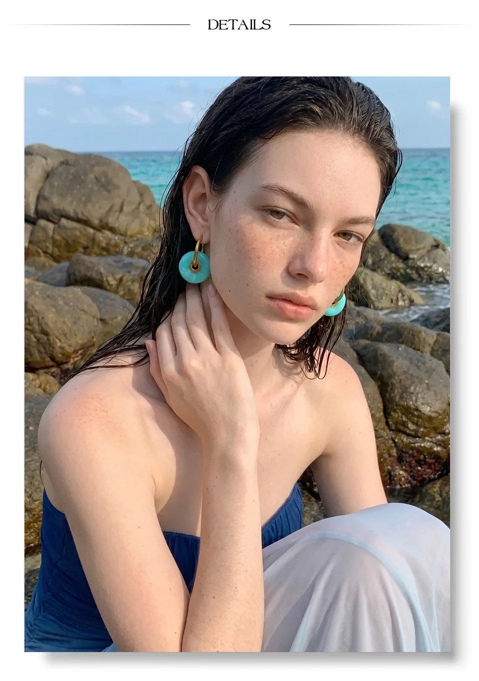 Resin acrylic geometric earrings in gold-plated stainless steel with resin and acrylic.