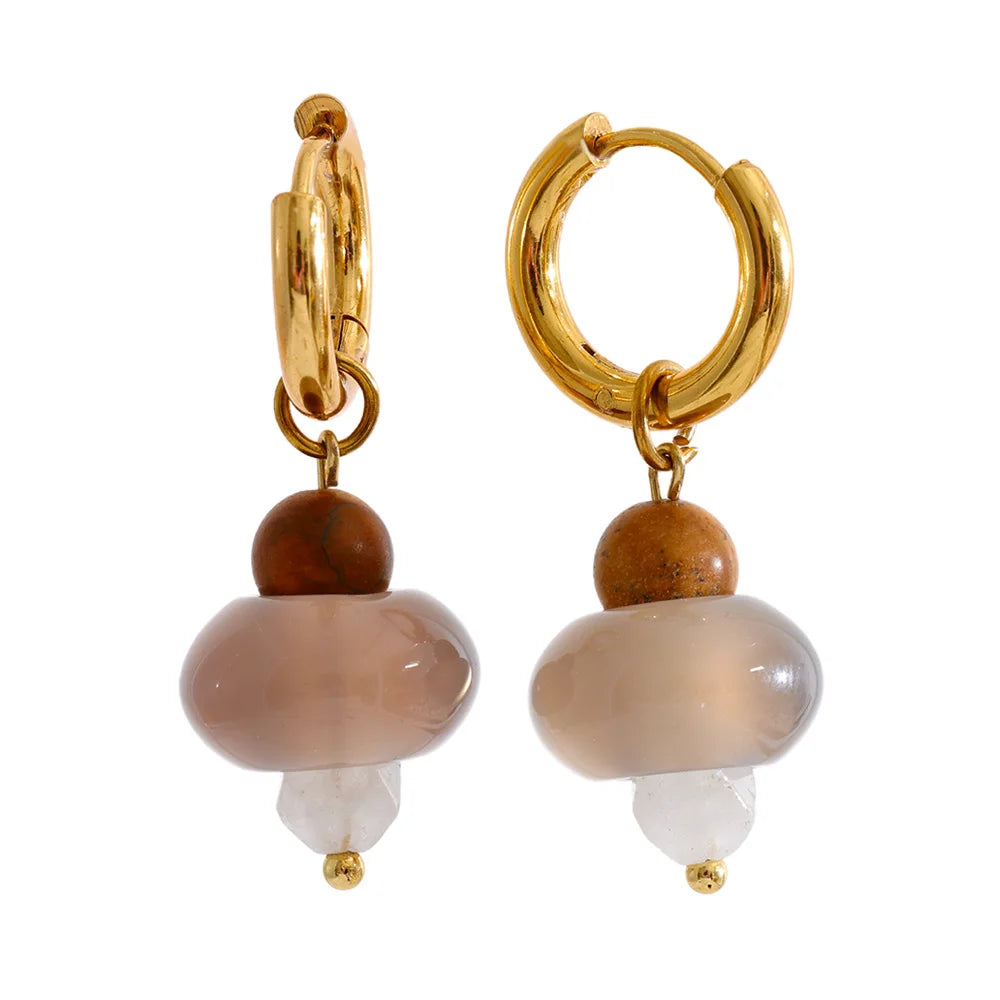 Natural stone geometric earrings in gold-plated stainless steel with natural stone.
