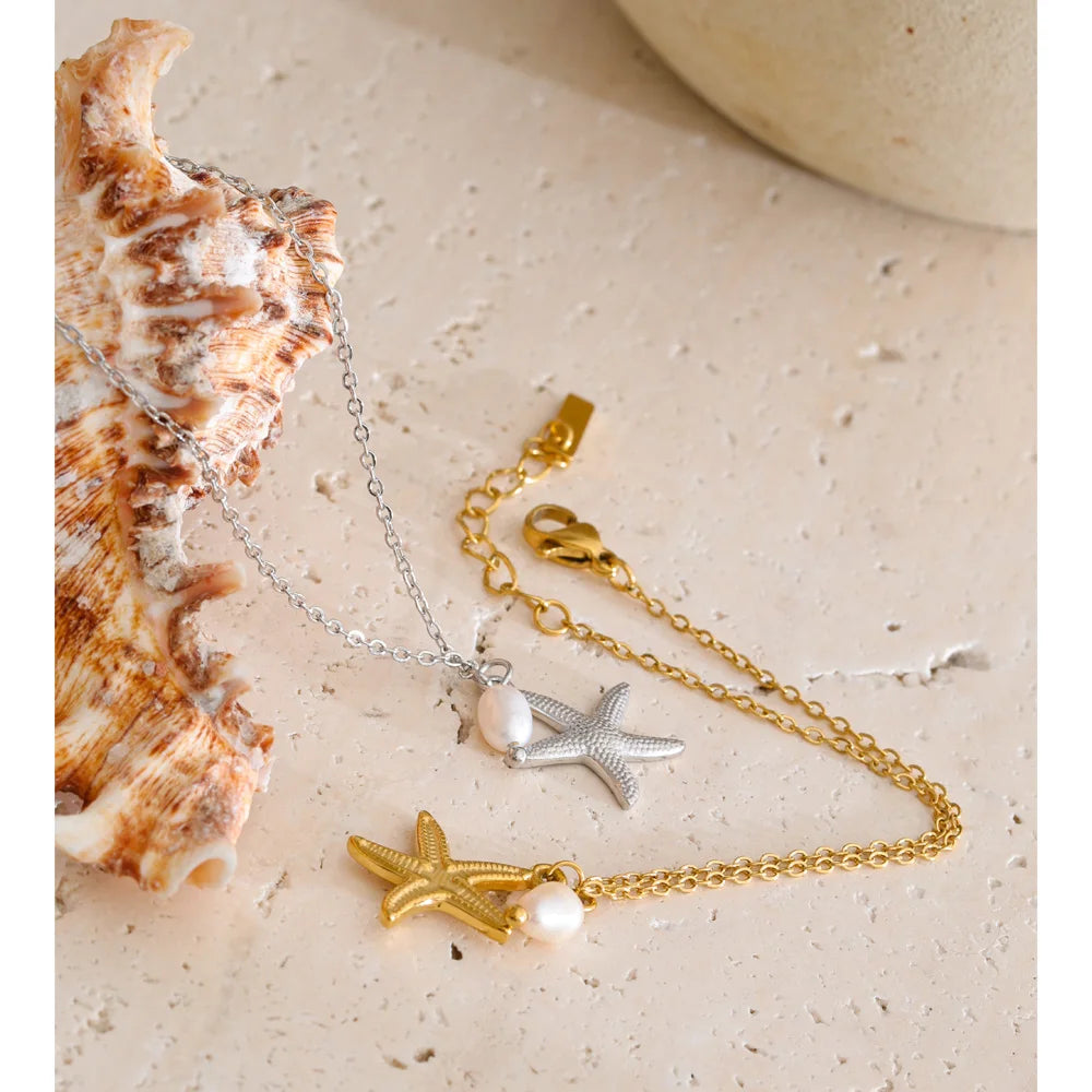 Freshwater pearl star geometric bracelet in gold-plated stainless steel with freshwater pearl.