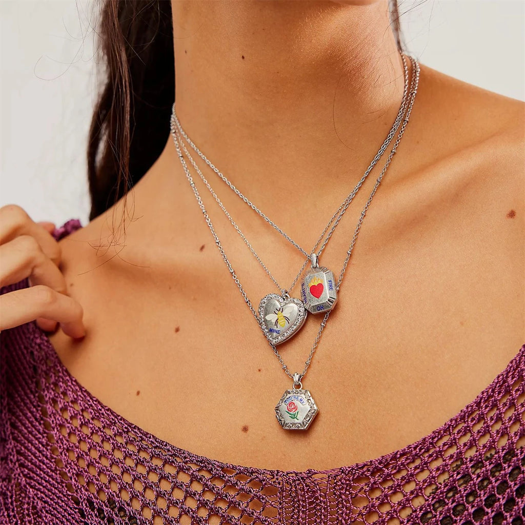 New trendy and personalized Y2K style necklace, women's photo album, moon rose drop oil necklace