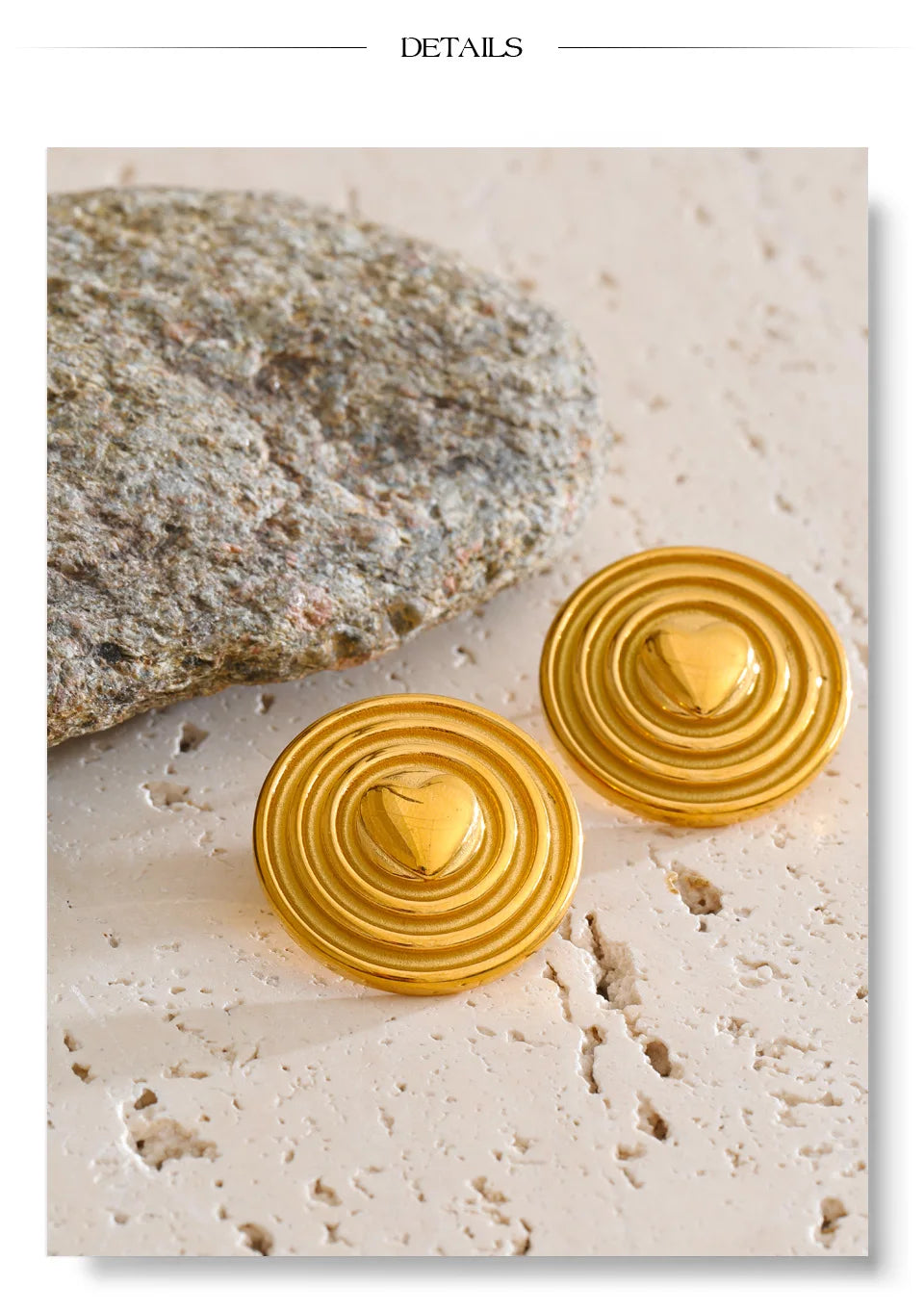 Heart geometric earrings in gold-plated stainless steel.
