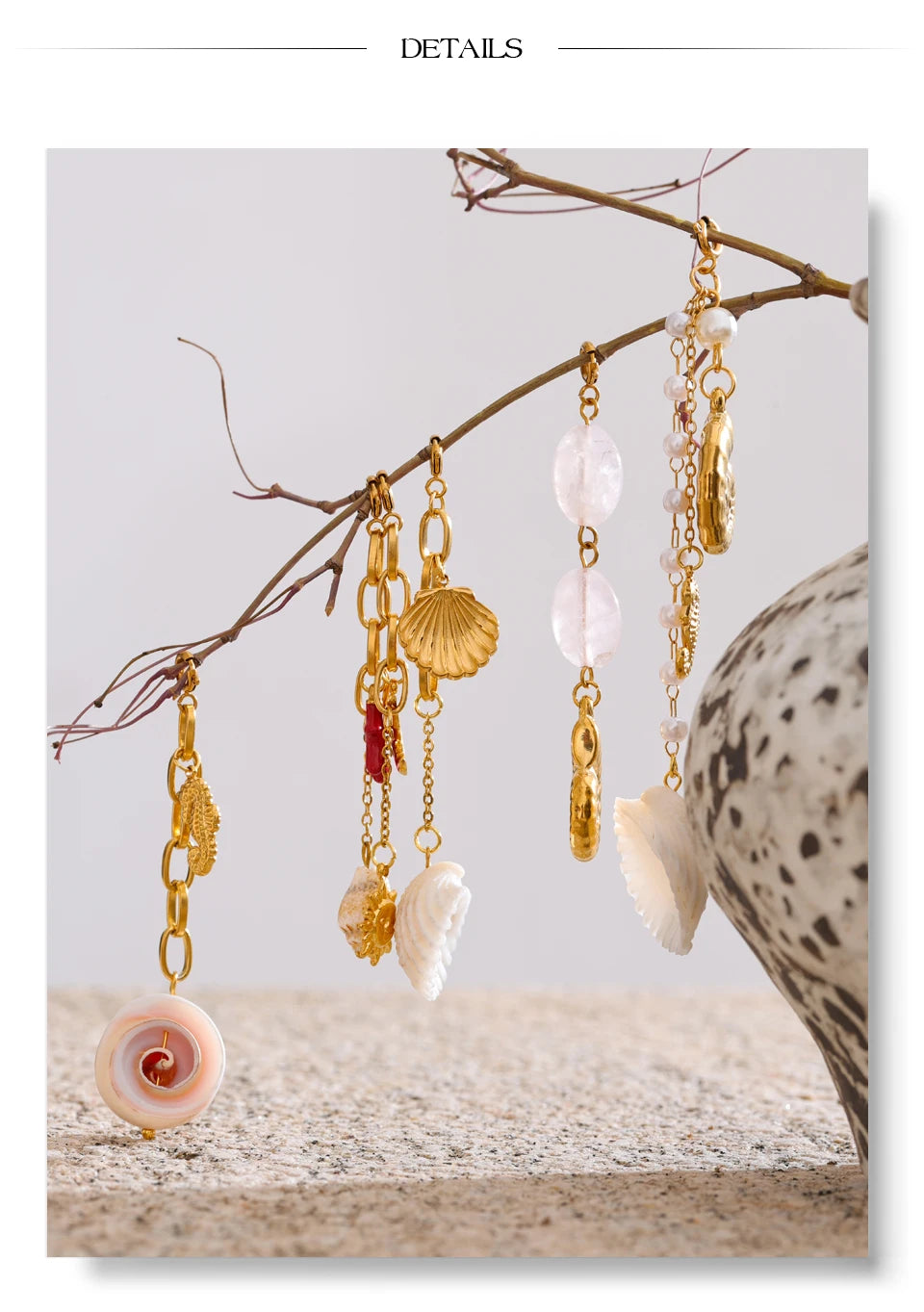 Shell star moon necklace in gold-plated stainless steel with shell.