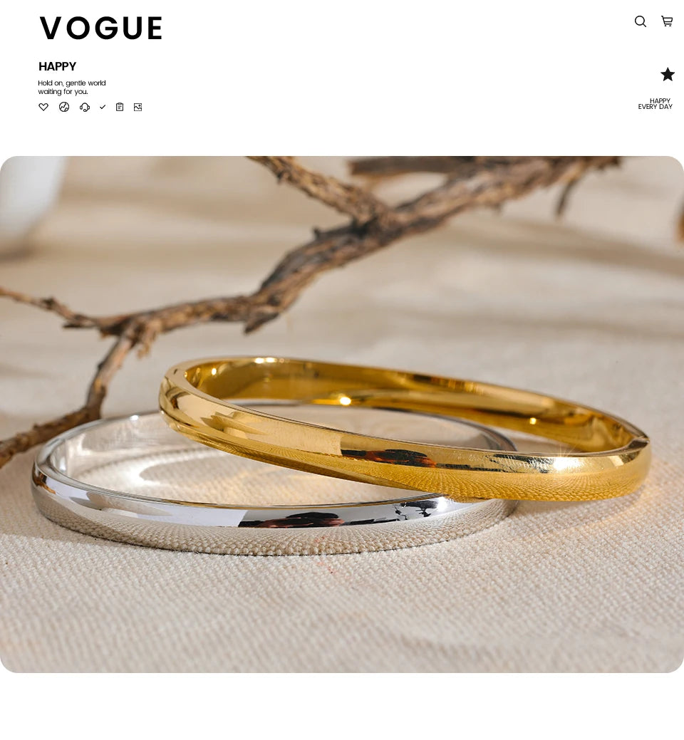 Geometric bracelet in gold-plated stainless steel.