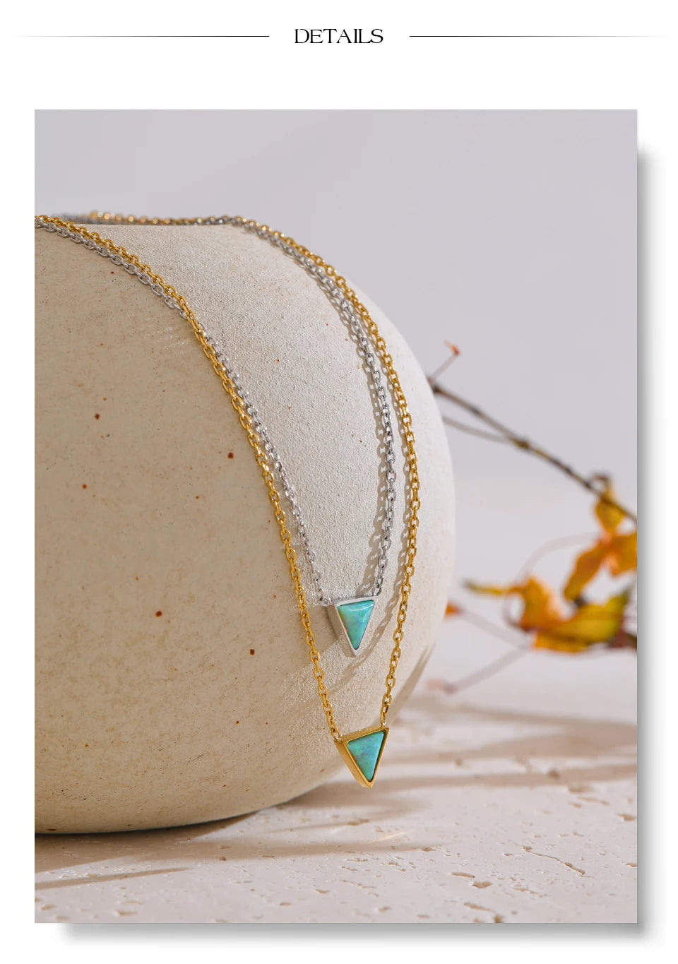 Natural stone geometric necklace in gold-plated stainless steel with natural stone.