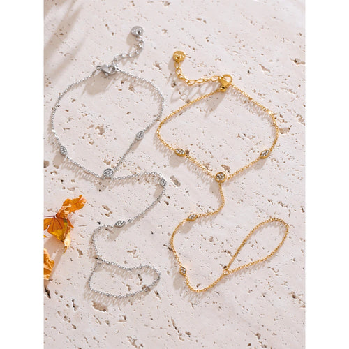 Cubic zirconia geometric chain necklace in gold-plated stainless steel with cubic zirconia.