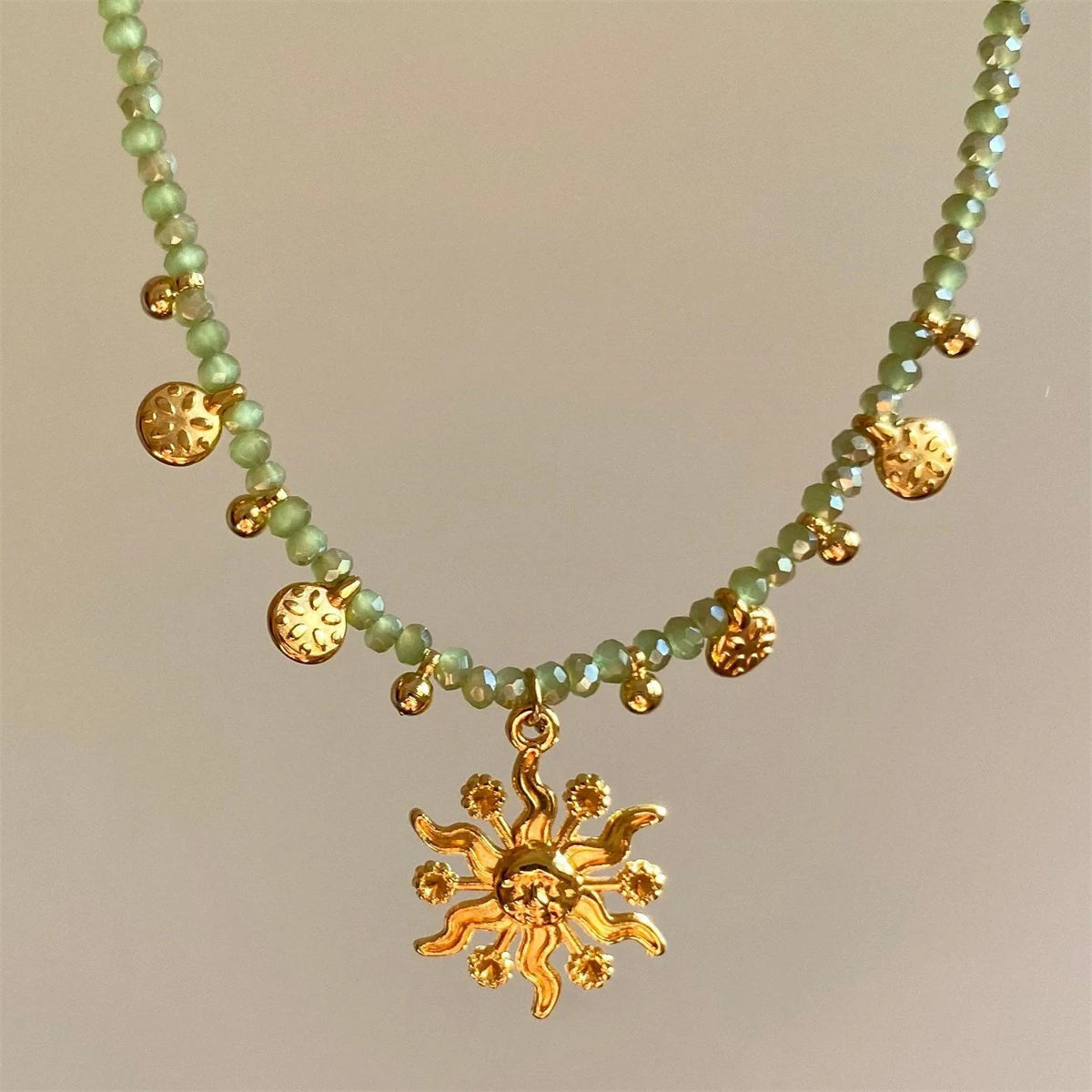 Vintage Sun Natural Stone Necklace Beaded Clavicle Chain Gold Coin Pendant Gold Plated Color Preserving