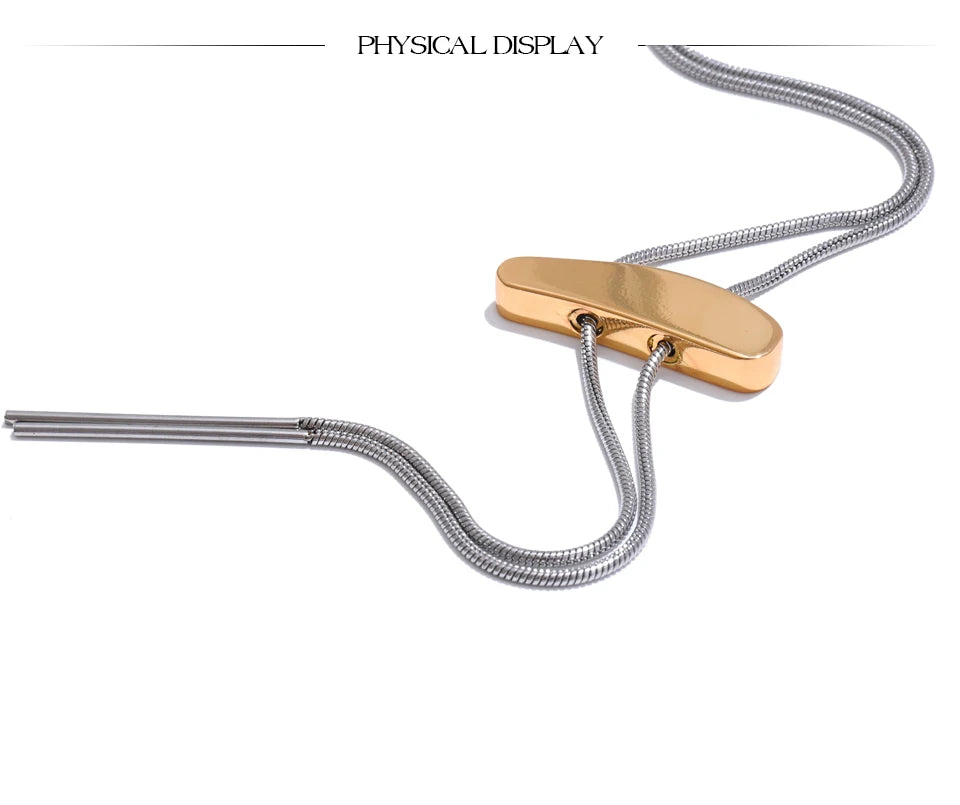 Geometric chain necklace in gold-plated 316L stainless steel.