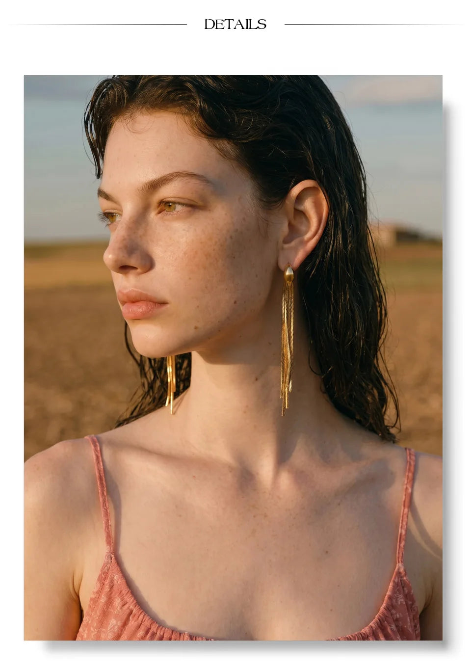 Geometric chain earrings in gold-plated stainless steel.
