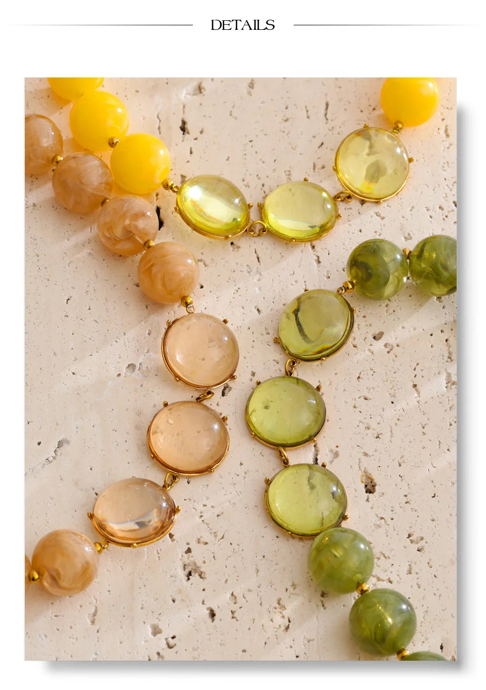 Resin acrylic beaded necklace in gold-plated stainless steel with resin and acrylic.