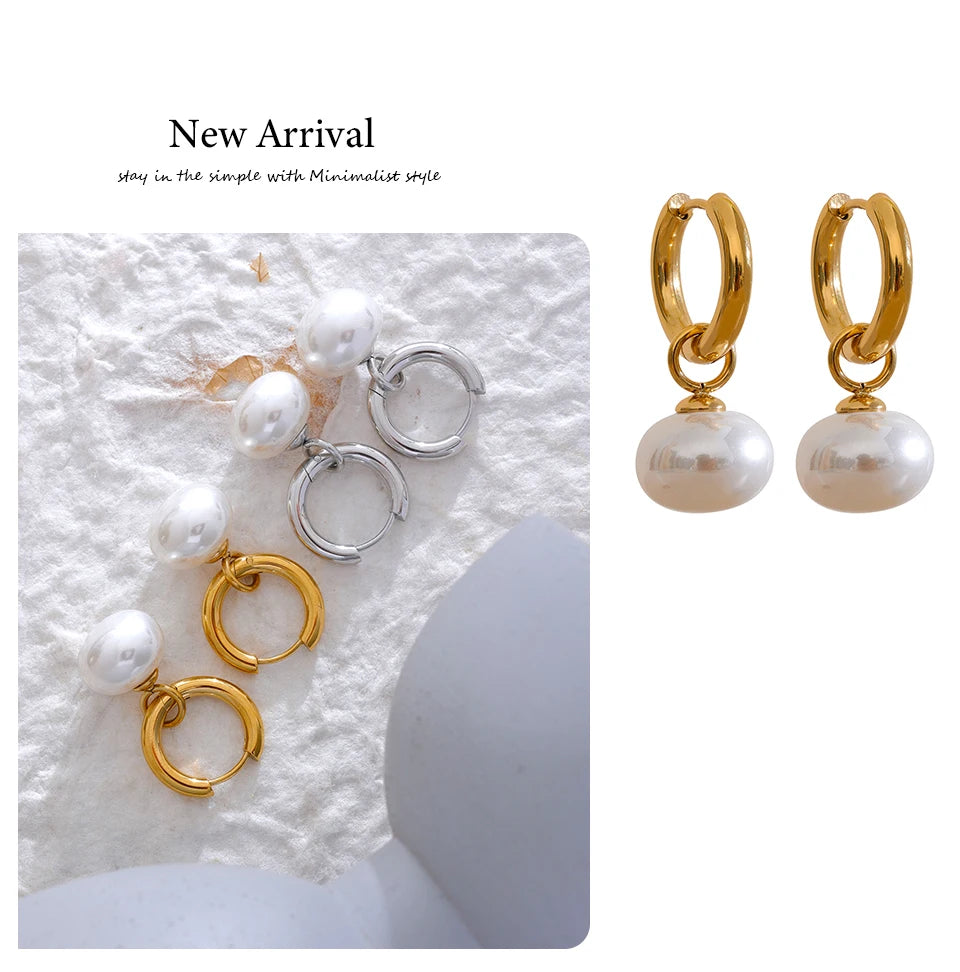 Pearl geometric earrings in gold-plated stainless steel with pearl.