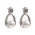 Pearl geometric earrings in gold-plated stainless steel with pearl.