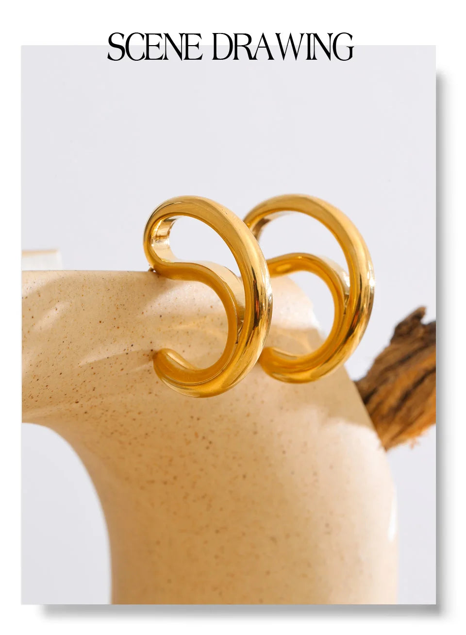 Geometric earrings in gold-plated stainless steel.