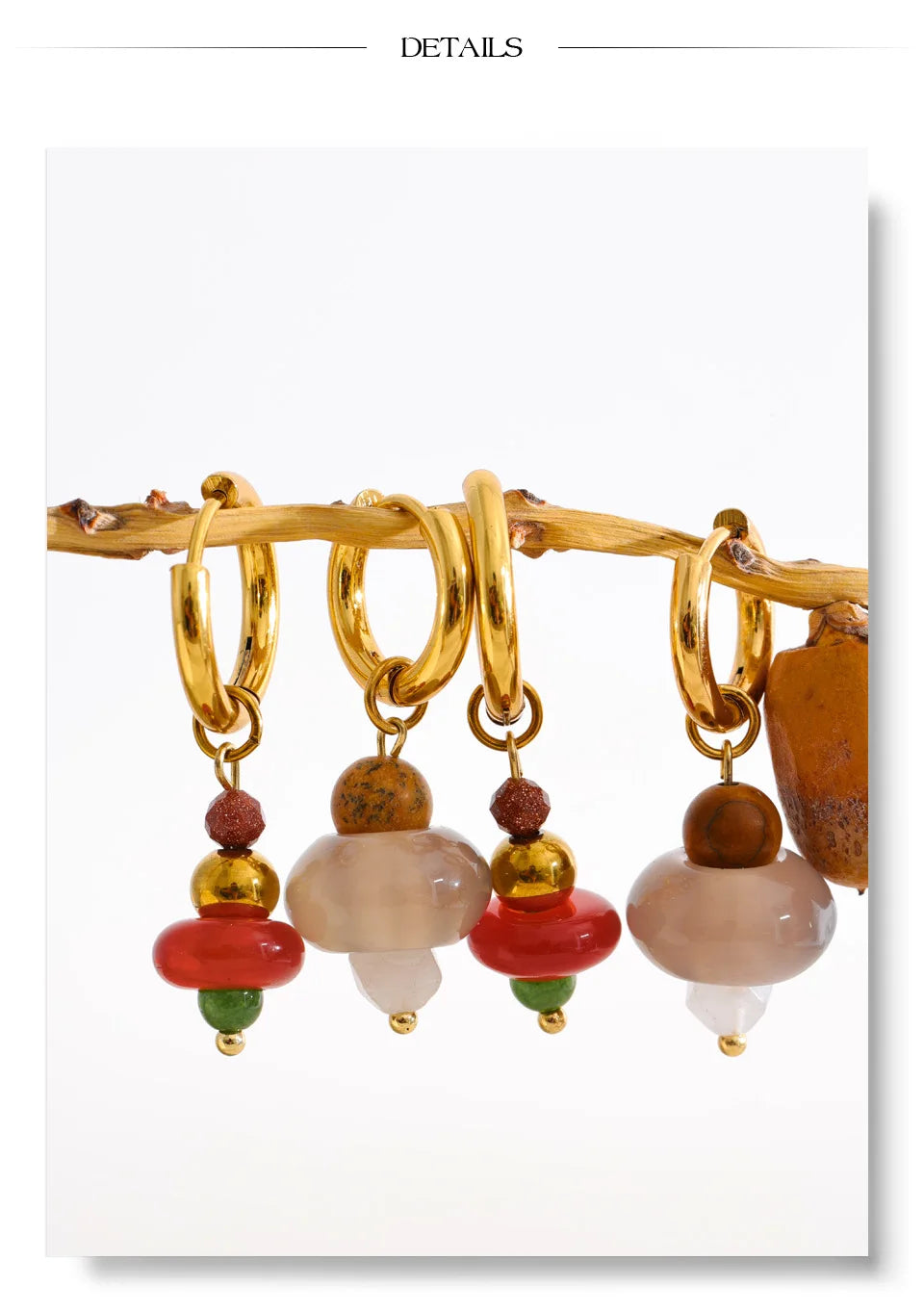 Natural stone geometric earrings in gold-plated stainless steel with natural stone.