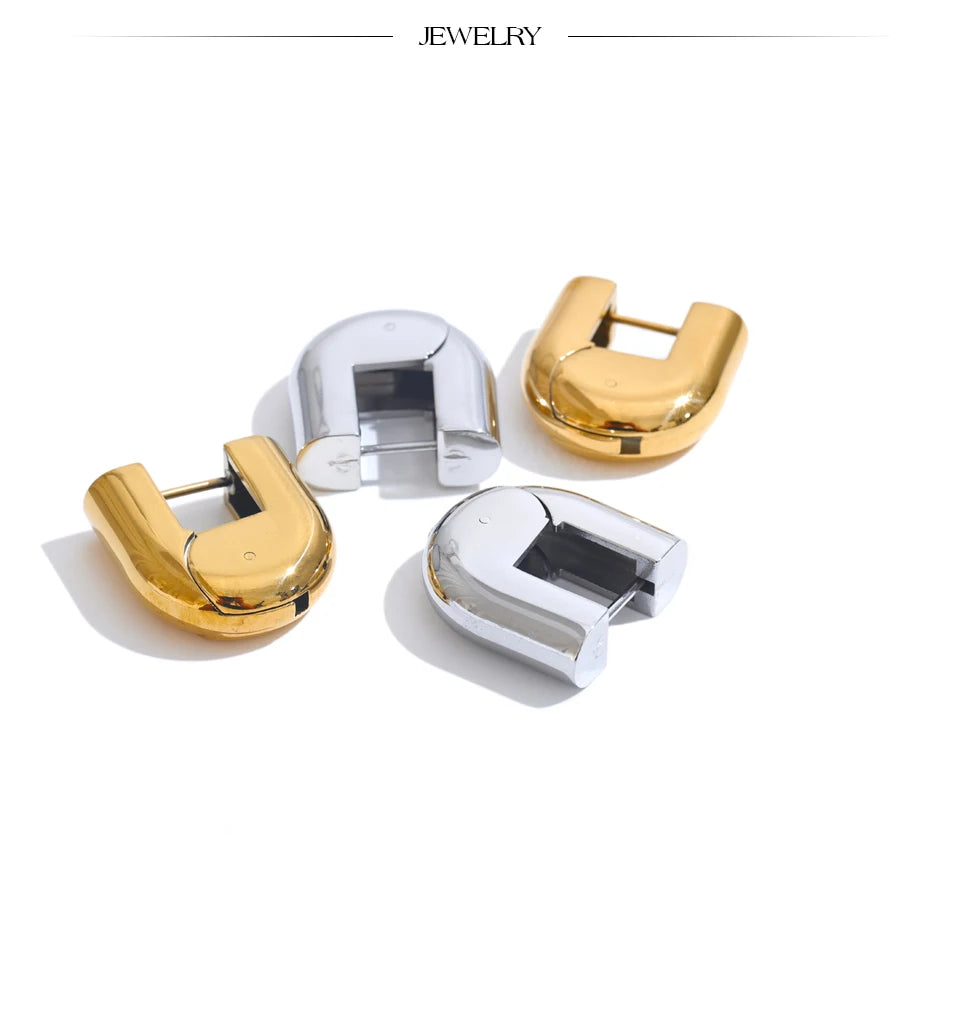 Geometric earrings in gold-plated 316L stainless steel.