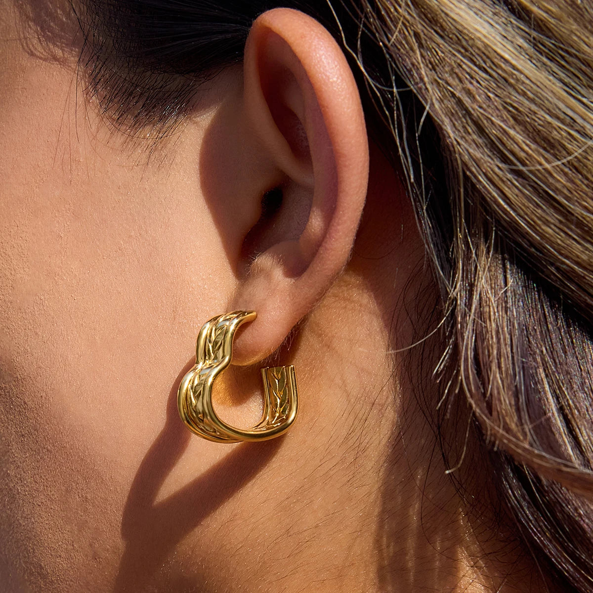Sculptural Heart Hoop Earrings — Stainless Steel · PS065