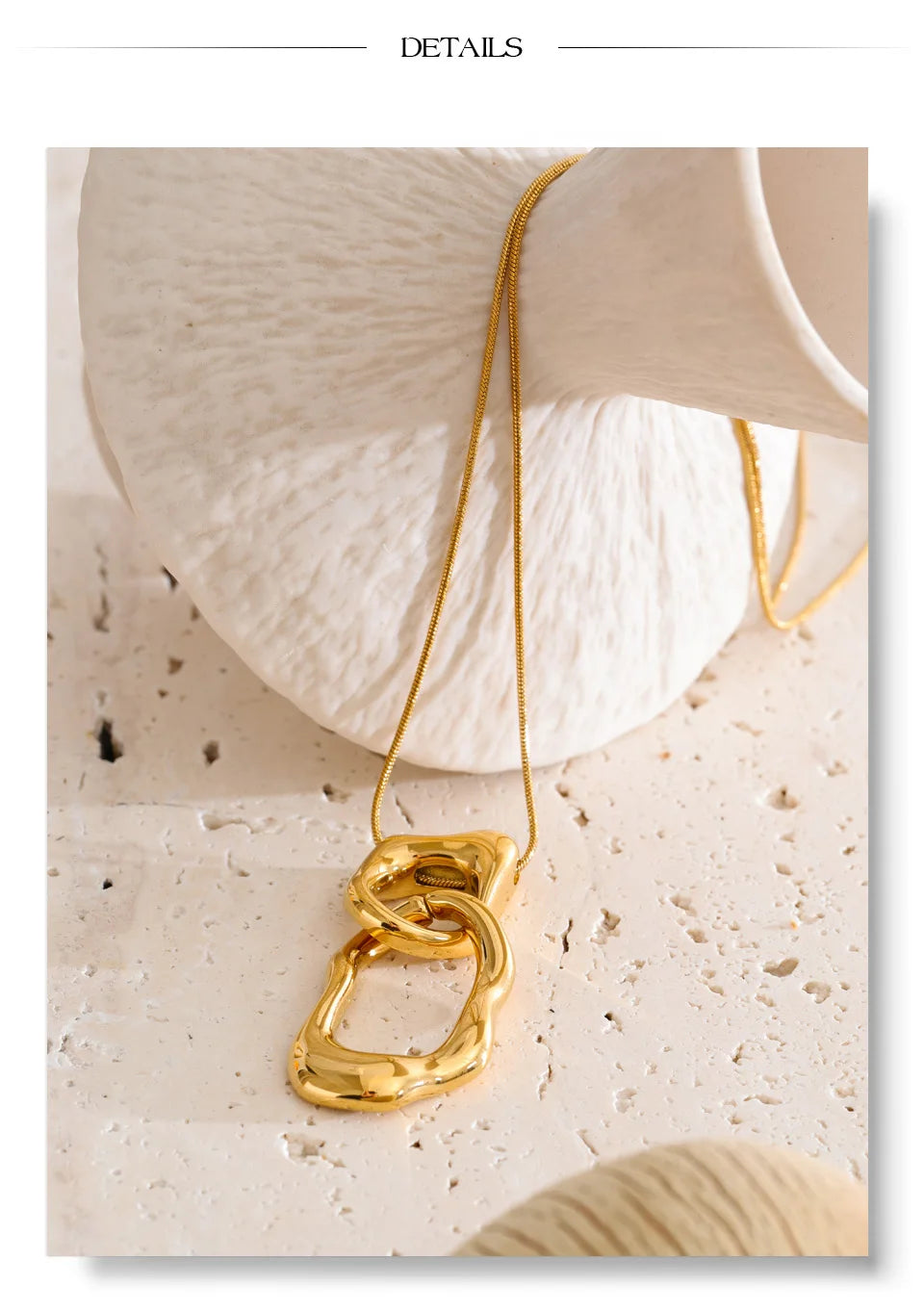 Geometric necklace in gold-plated stainless steel.