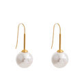 Pearl geometric earrings in gold-plated stainless steel with pearl.