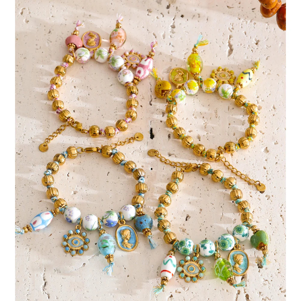 Heart beaded vintage necklace in gold-plated stainless steel.