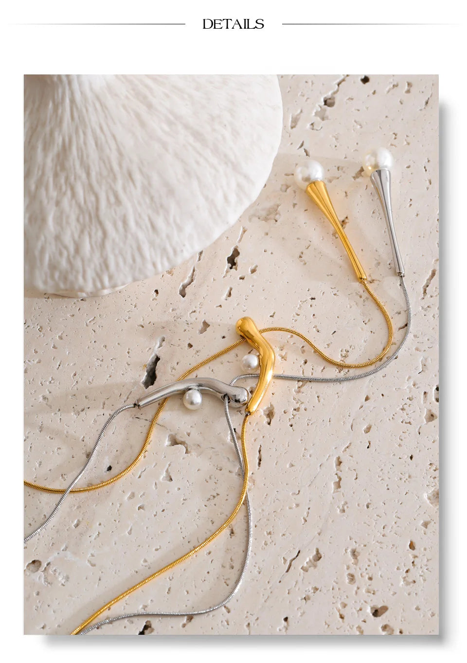 Pearl geometric chain necklace in gold-plated stainless steel with pearl.