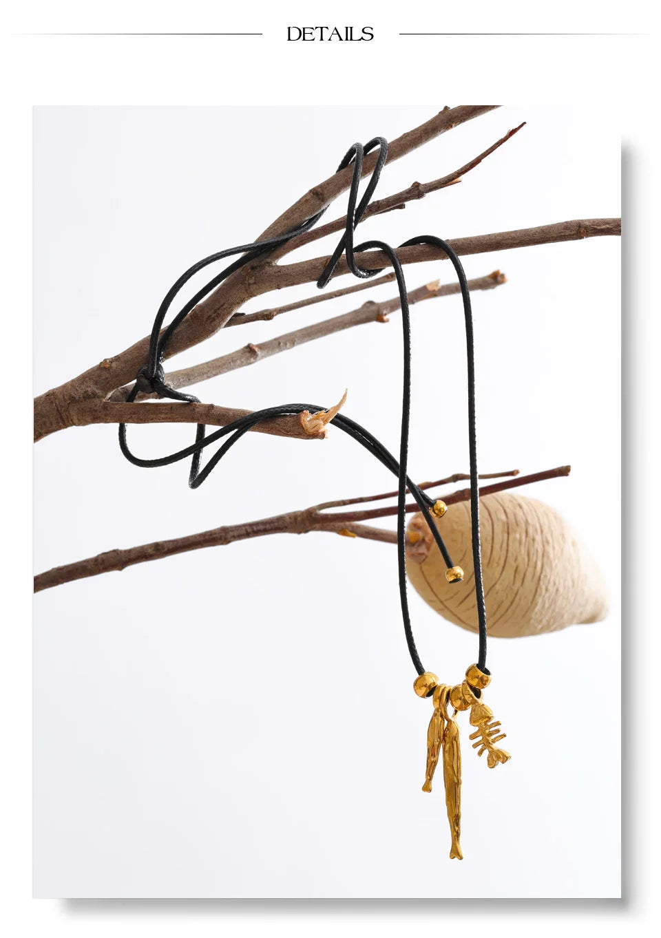 Geometric chain necklace in gold-plated stainless steel.