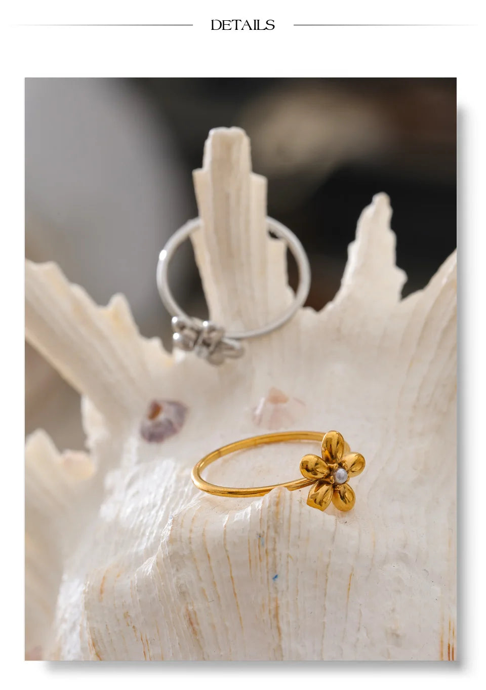 Pearl flower minimalist ring in 18K gold-plated stainless steel with pearl.
