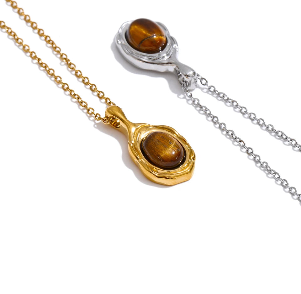 Natural stone geometric necklace in gold-plated stainless steel with natural stone.