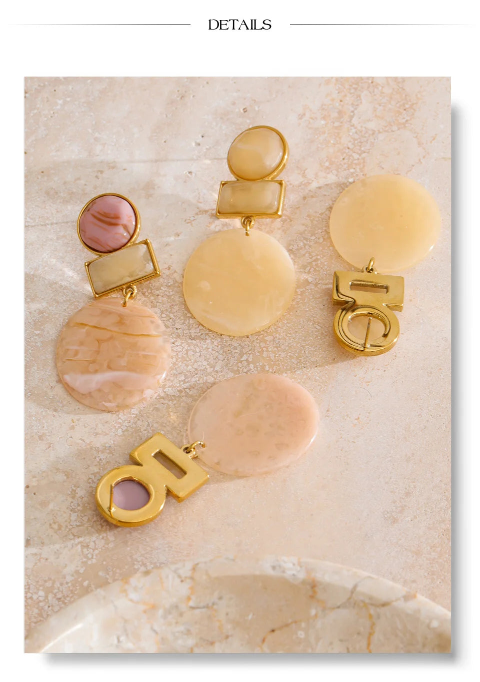 Resin geometric earrings in gold-plated stainless steel with resin.
