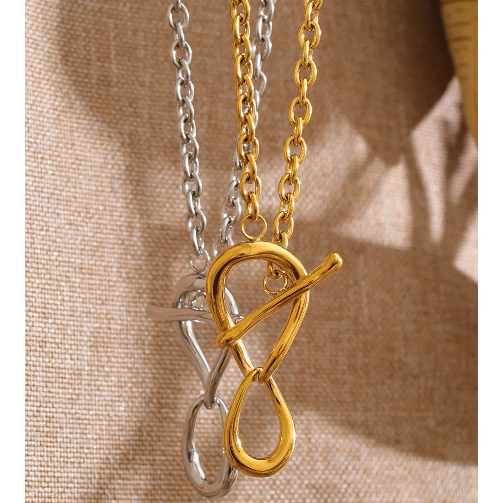 Geometric necklace in gold-plated stainless steel.