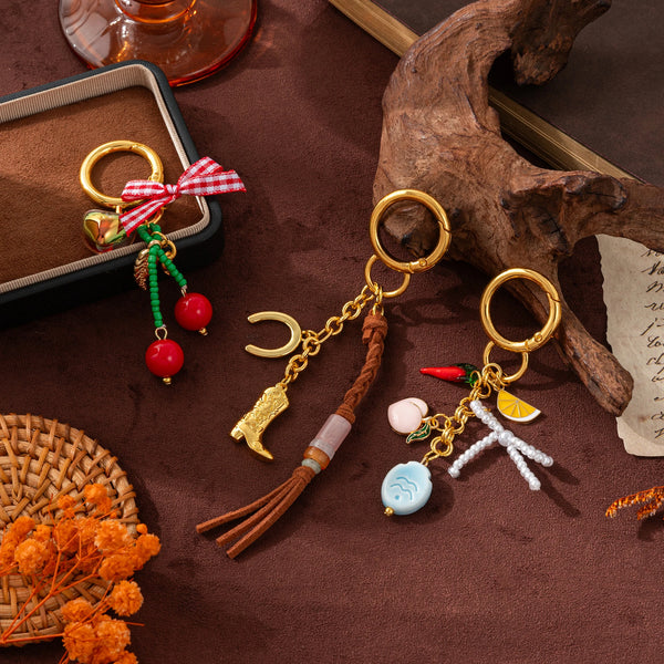 DIY fashionable keychain bag pendant to match with brooch accessories Keychain for bags