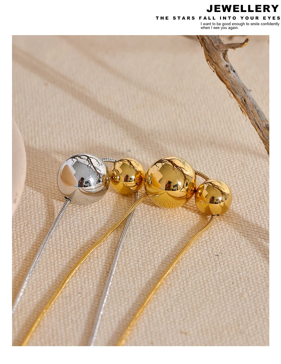 Beaded geometric necklace in gold-plated stainless steel.