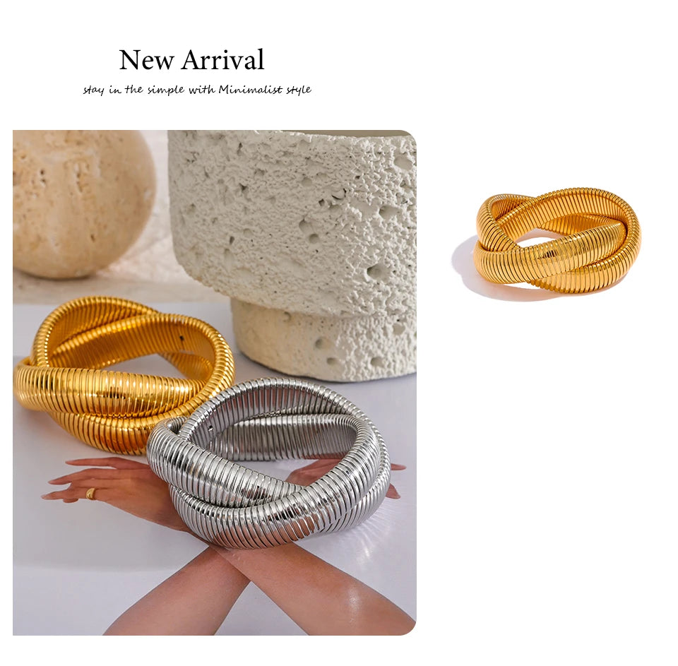 Geometric bracelet in gold-plated 316L stainless steel.