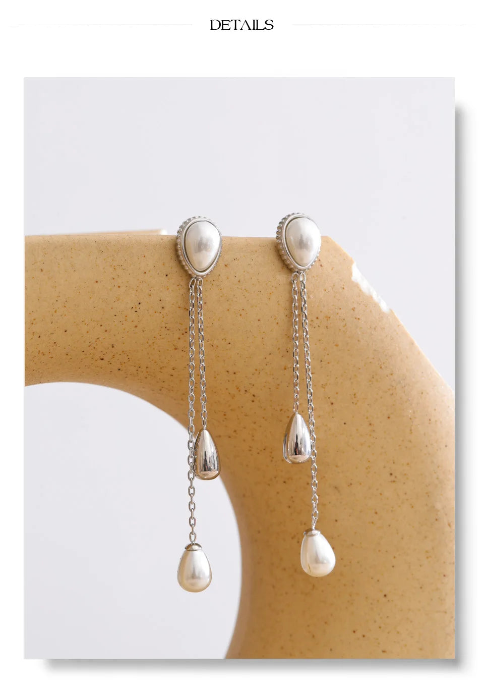Pearl geometric chain earrings in gold-plated stainless steel with pearl.