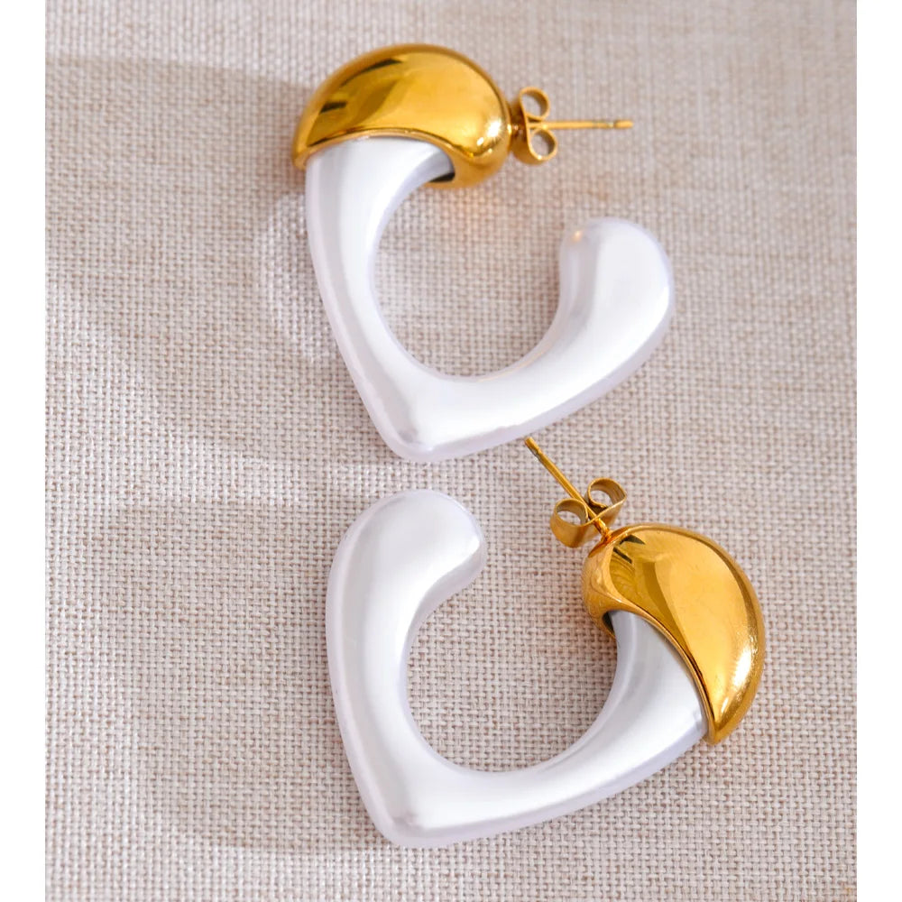 Pearl heart vintage earrings in gold-plated stainless steel with pearl.