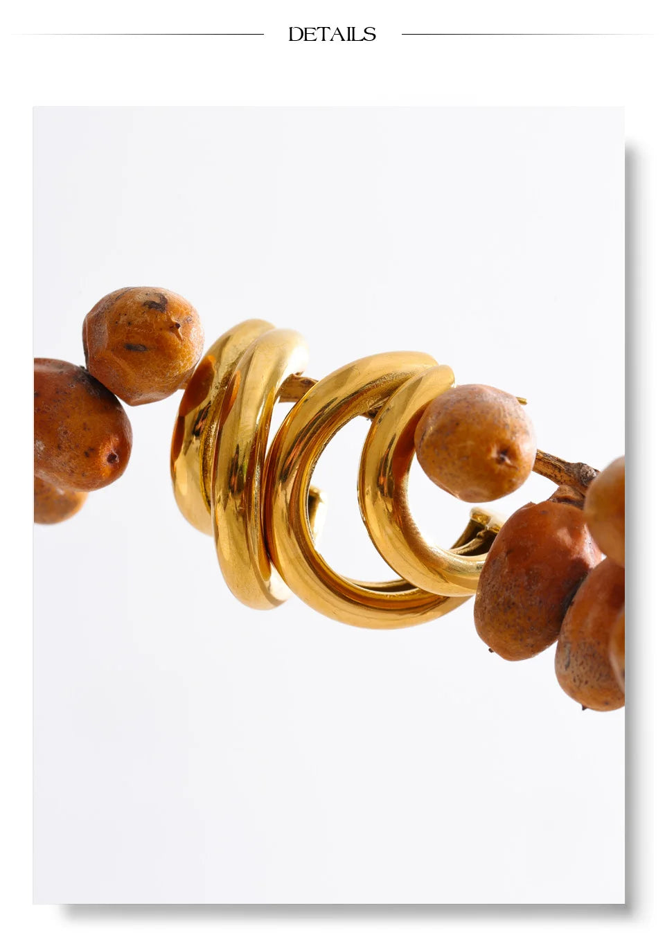 Geometric earrings in gold-plated stainless steel.