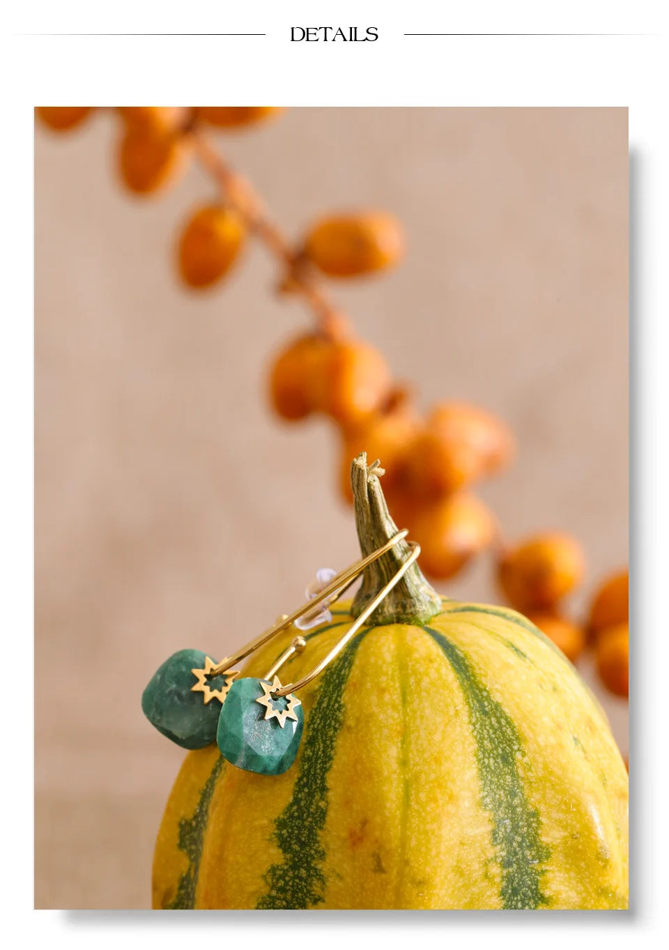 Natural stone geometric earrings in gold-plated stainless steel with natural stone.