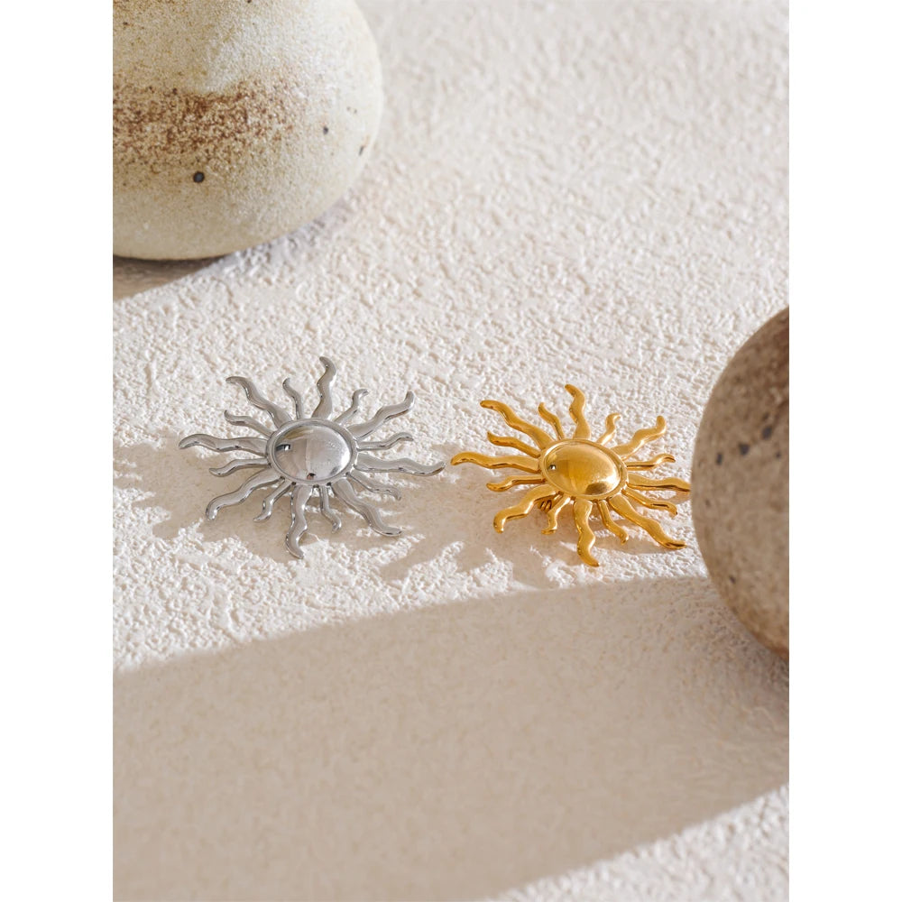 Sun Geometric Brooch — Gold-Plated Stainless Steel · PS1673
