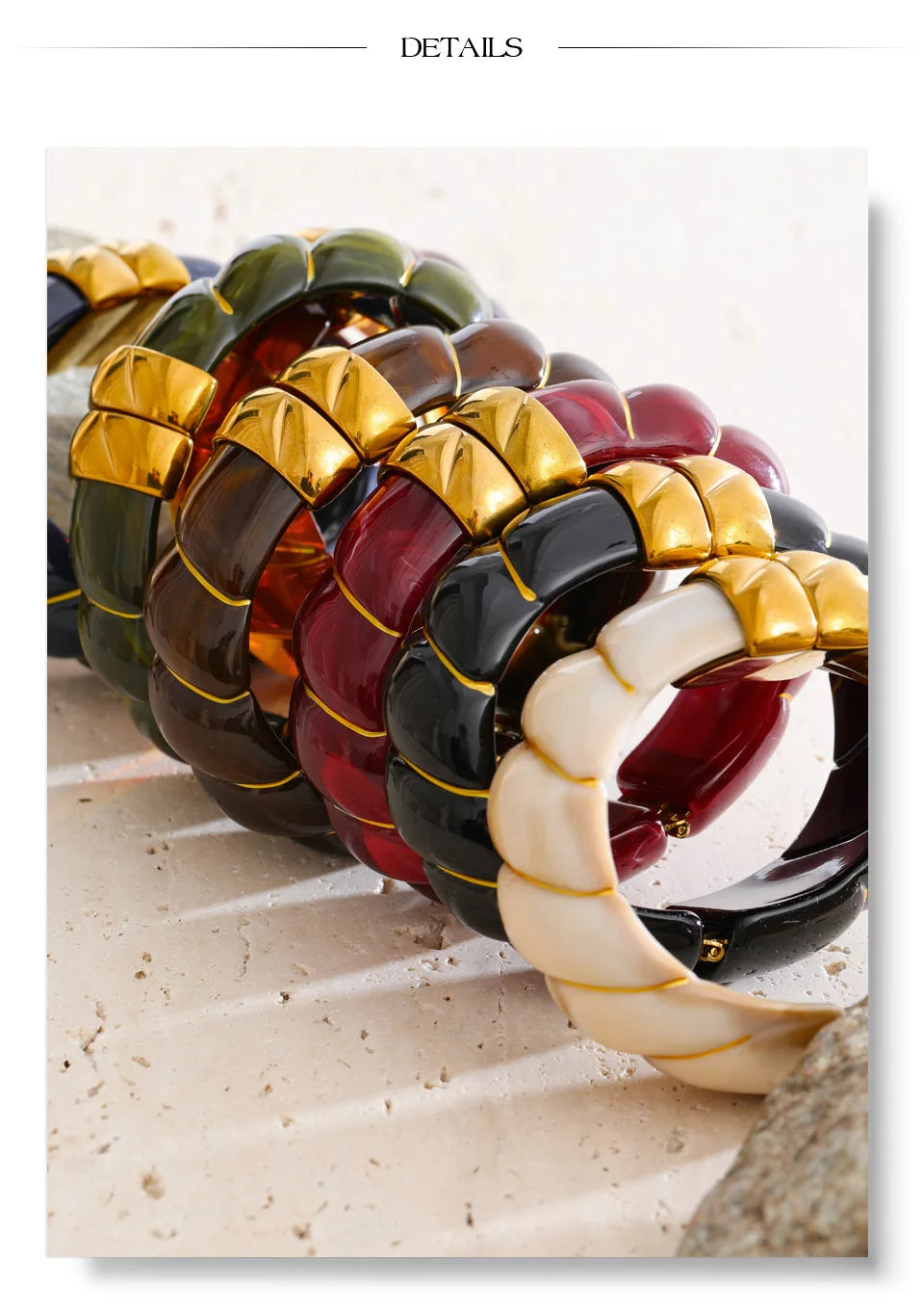 Resin acrylic multi-color bracelet in gold-plated stainless steel with resin and acrylic.