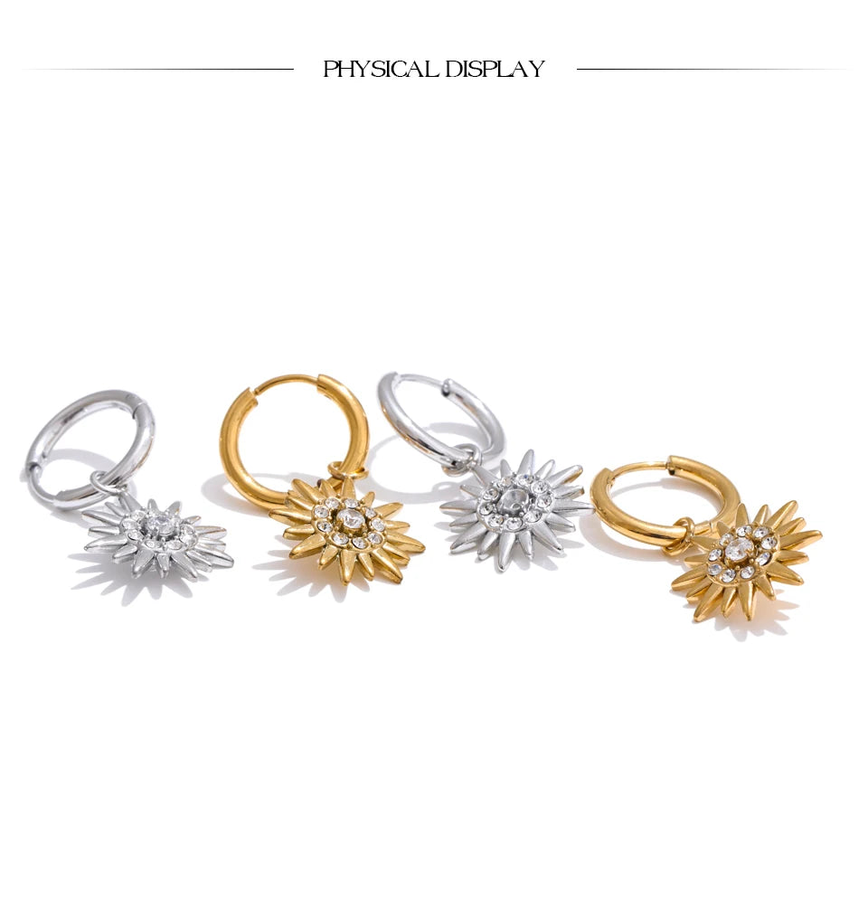 Cubic zirconia sun geometric earrings in gold-plated stainless steel with cubic zirconia.