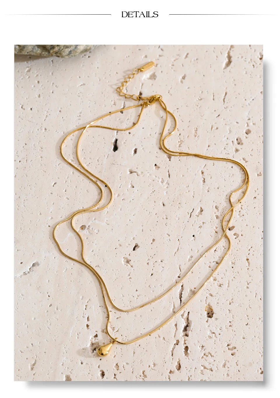 Geometric chain necklace in gold-plated stainless steel.