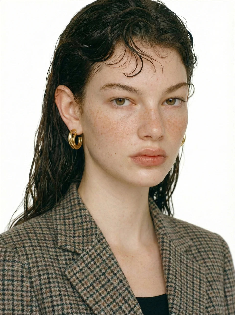 Geometric earrings in gold-plated stainless steel.