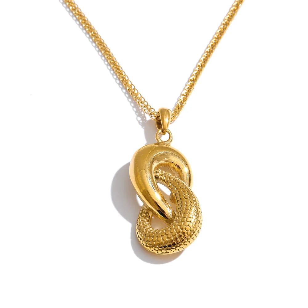 Geometric necklace in gold-plated stainless steel.