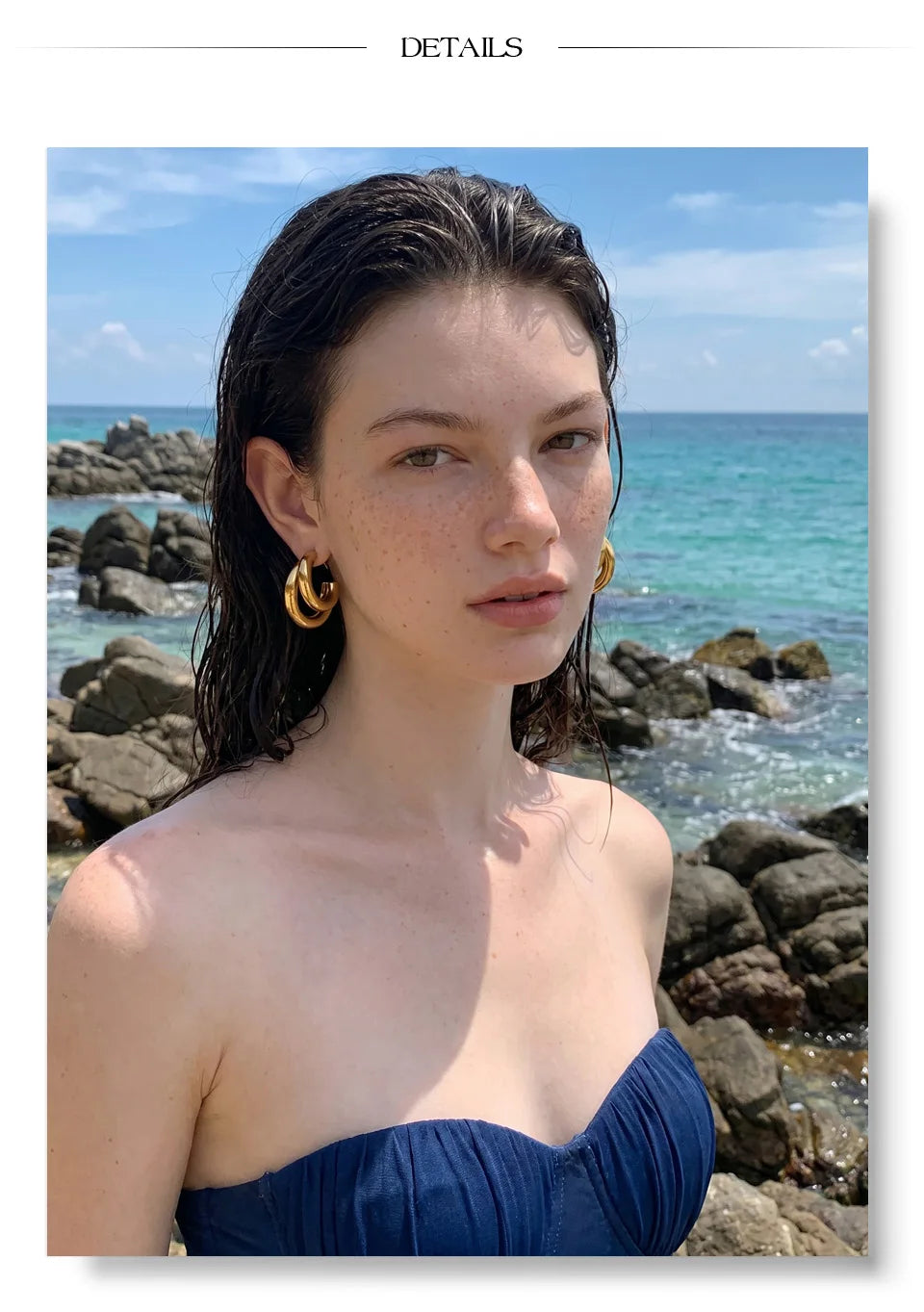 Geometric earrings in gold-plated stainless steel.
