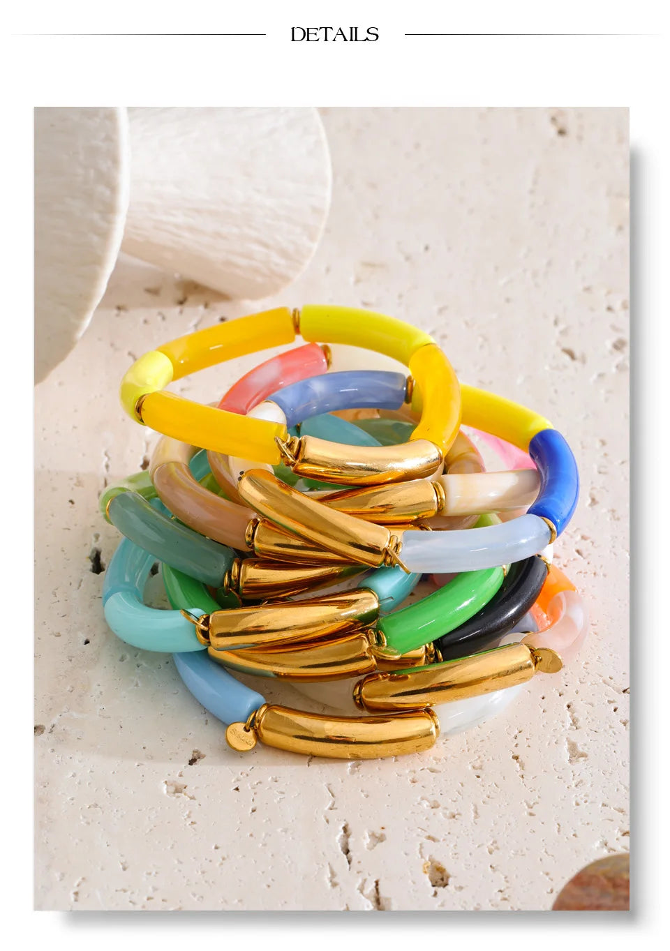 Resin acrylic geometric bracelet in gold-plated stainless steel with resin and acrylic.