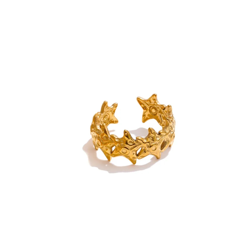 Shell geometric ring in 18K gold-plated stainless steel with shell.
