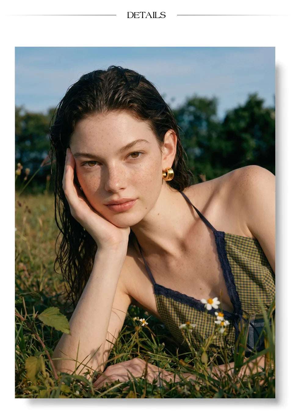 Geometric earrings in gold-plated stainless steel.