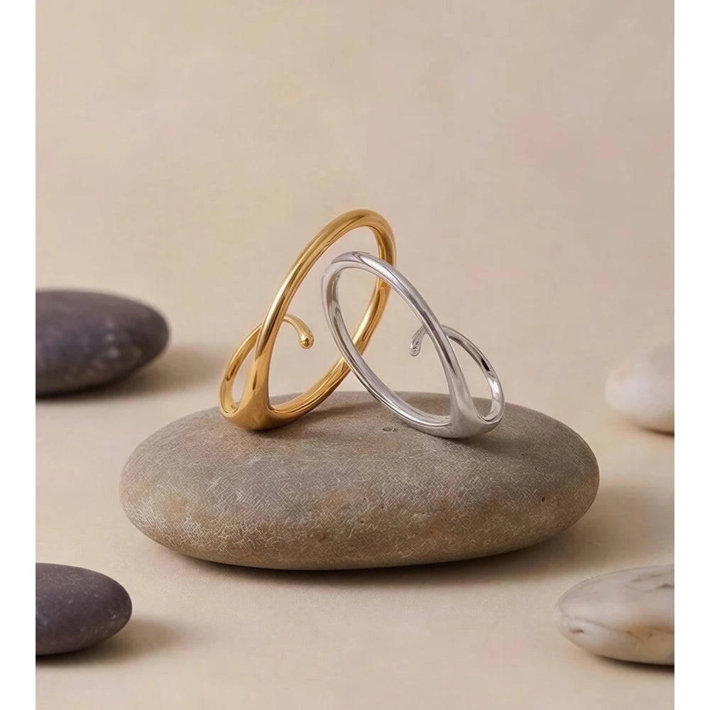 Geometric ring in 18K gold-plated stainless steel.