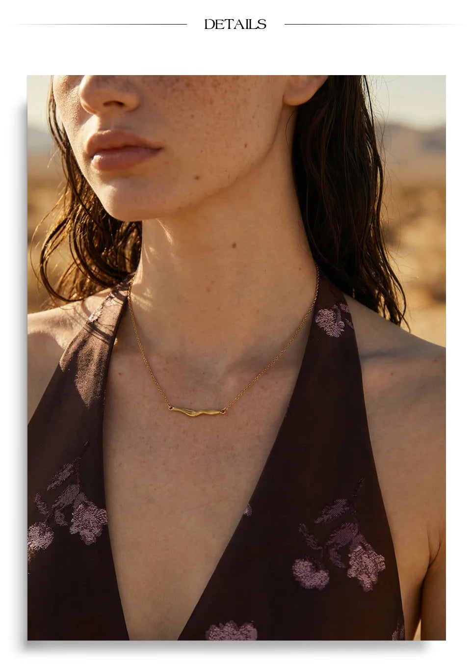 Geometric necklace in stainless steel.